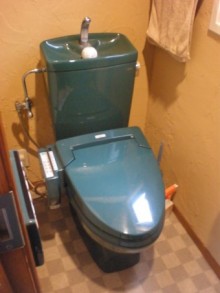 節水トイレのピュアレストEXと機能性ウォシュレットに 節水トイレのピュアレストEXと機能性ウォシュレットに